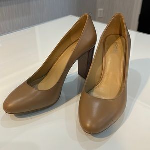 MICHAEL Michael Kors Tan Leather Classic Heels